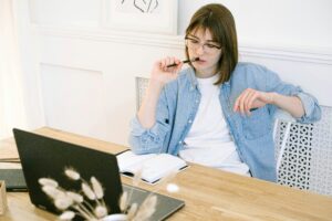 girl working on laptop